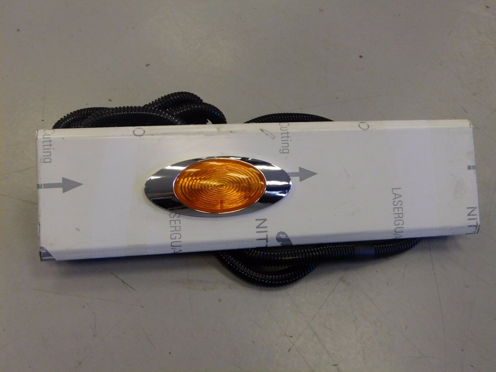 Freightliner 16.5? Valance Panel with One Light and Wire Harness - A22-64729-010 (4023544610902)