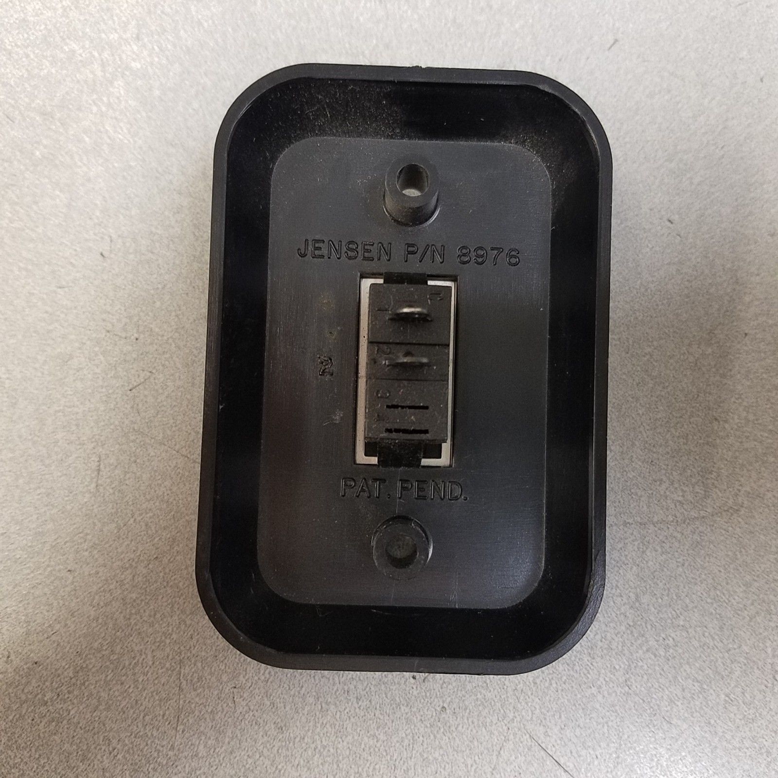 Freightliner/Jensen On/Off Switch - PN 8976 (3939672490070)