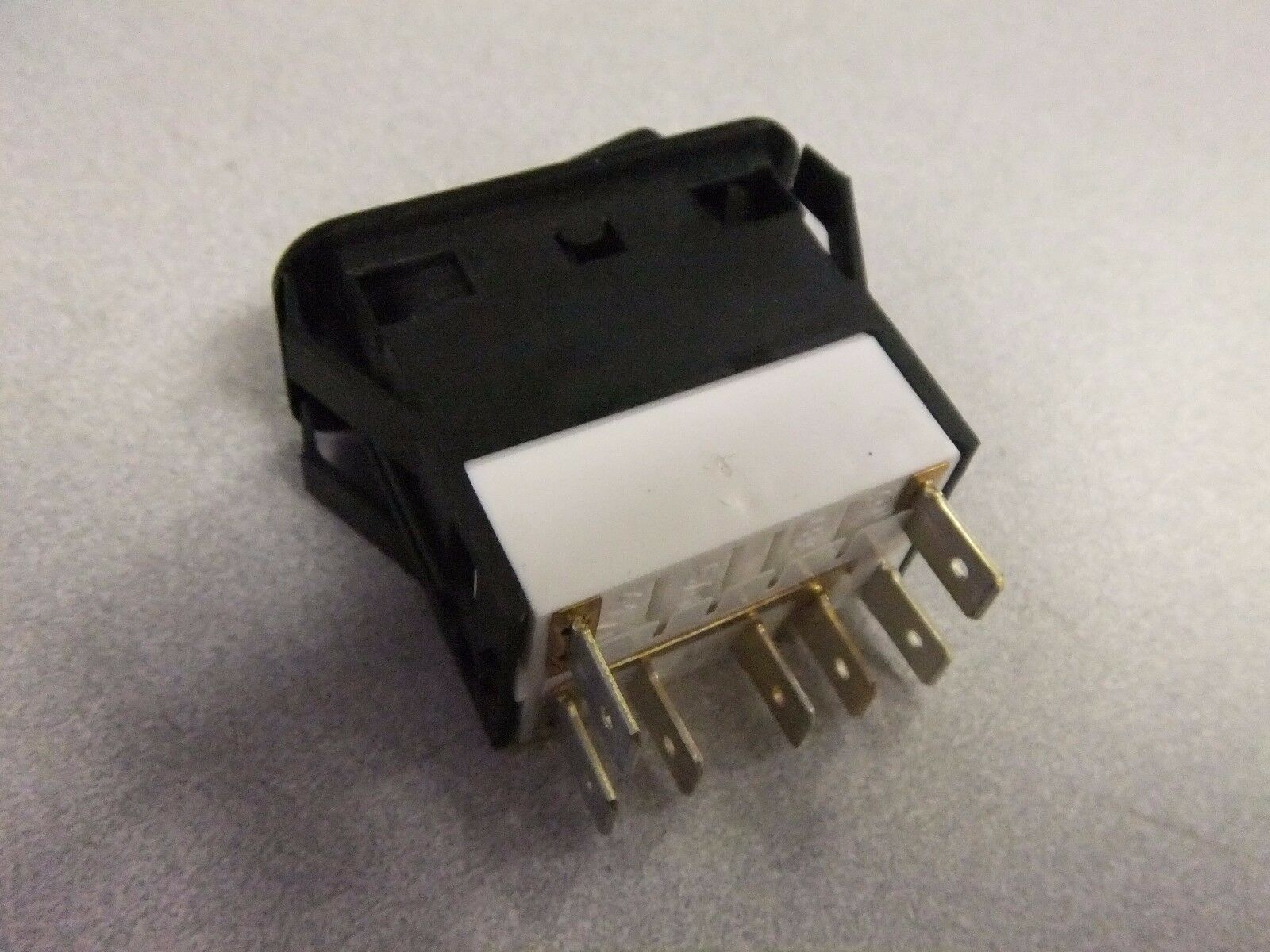 Freightliner Salt Light Rocker Switch - P/N A06-30769-114 (3939698770006)