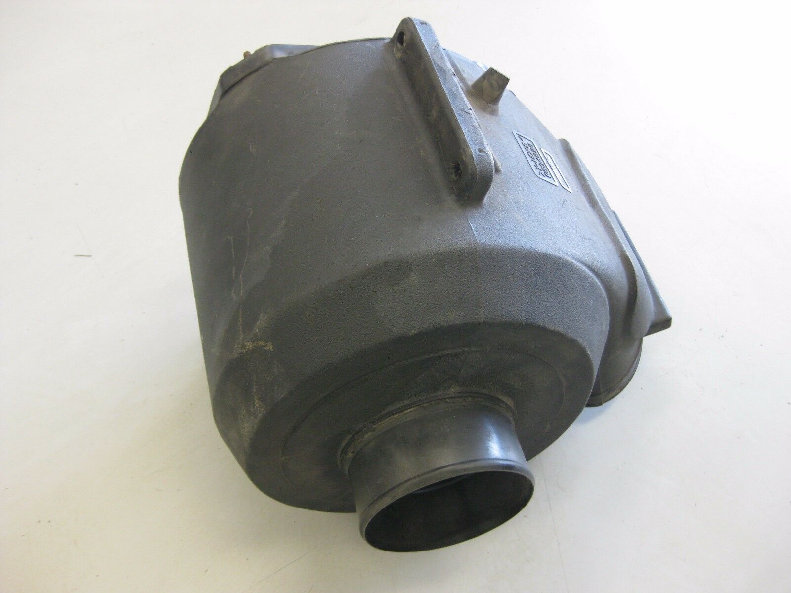 Freightliner Century Engine Air Cleaner Housing - P/N P534826 (3962846740566)