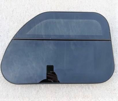 *Ripped* WST LH Sleeper Roof Vent Window w/o Retainer - P/N A18-63559-000 (6773990817878)