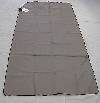 Freightliner Vinyl Right Hand Sleeper Curtain - P/N A18-66422-001 (3939775414358)