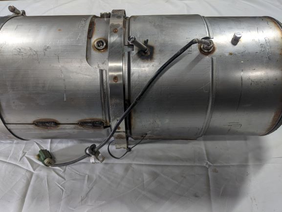 Damaged OEM Cummins Aftertreatment DPF-ISB P/N: CUMA029M708 (8273004200252)