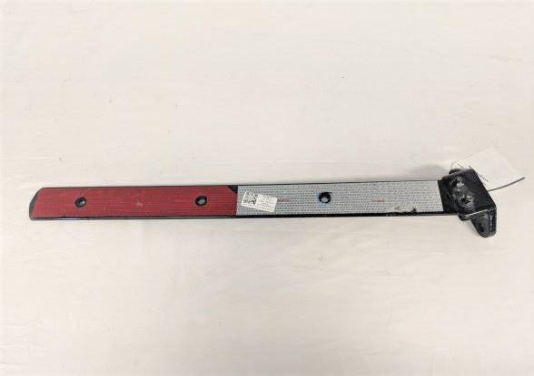 Used Freightliner RH BLK Direct Flex Angle Bracket - P/N BTSDA3526RPB941 (6698524901462)