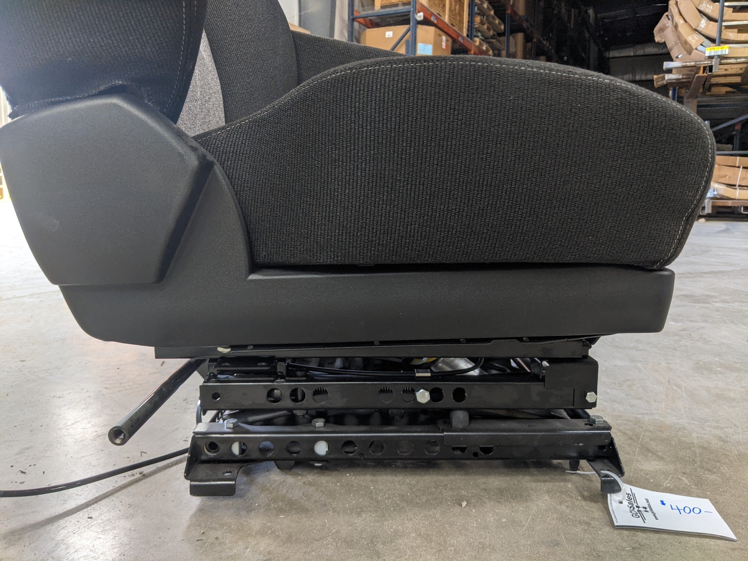 Used Freightliner Cascadia Gray & Black Air Ride Driver Seat - P/N: C27-00099-301 (8260686807356)