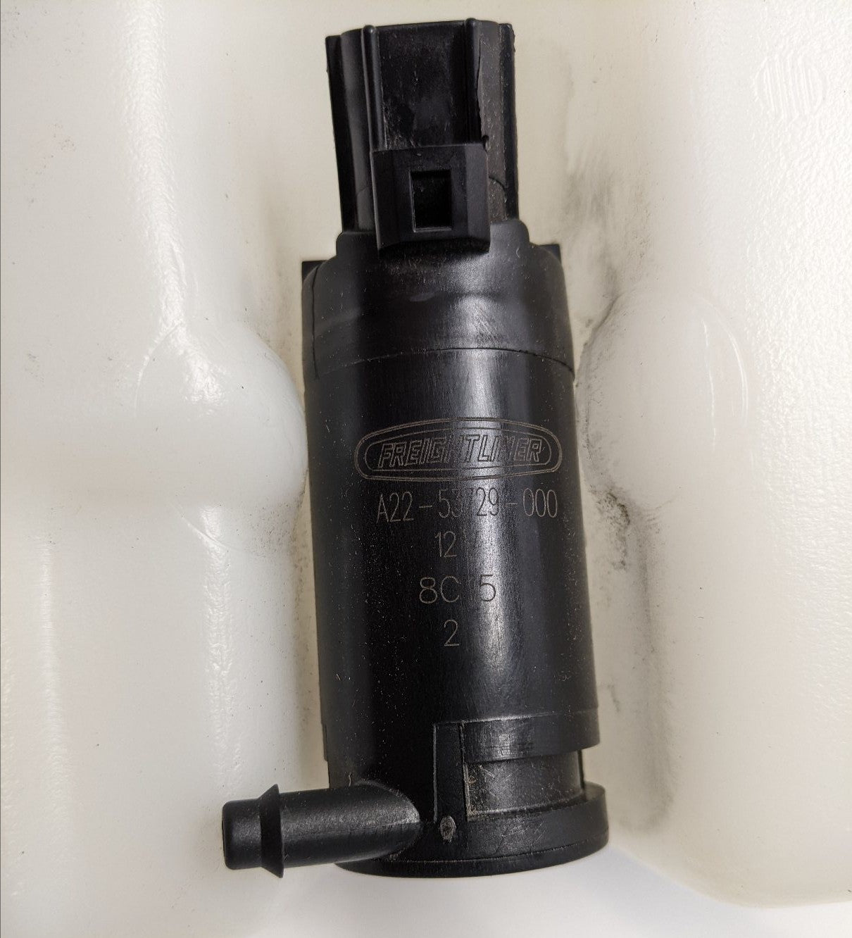 Freightliner Windshield Washer Reservoir w/Pump | A22-47988-002