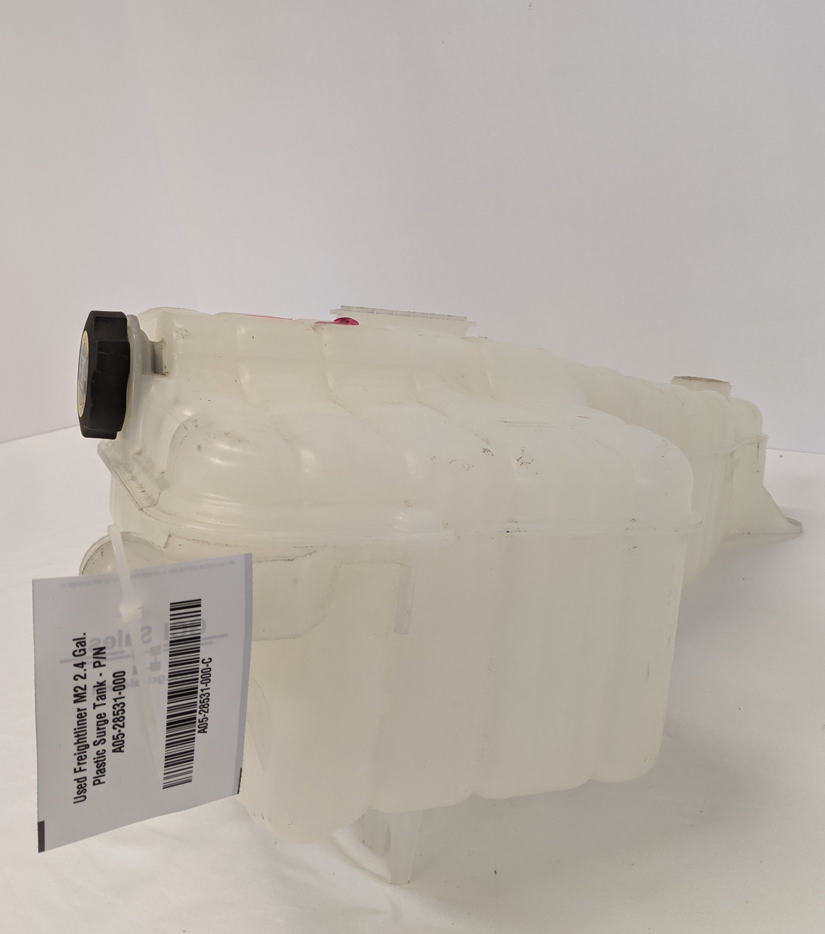 Used Freightliner M2 2.4 Gal. Plastic Surge Tank - P/N A05-28531-000 (10097193877820)