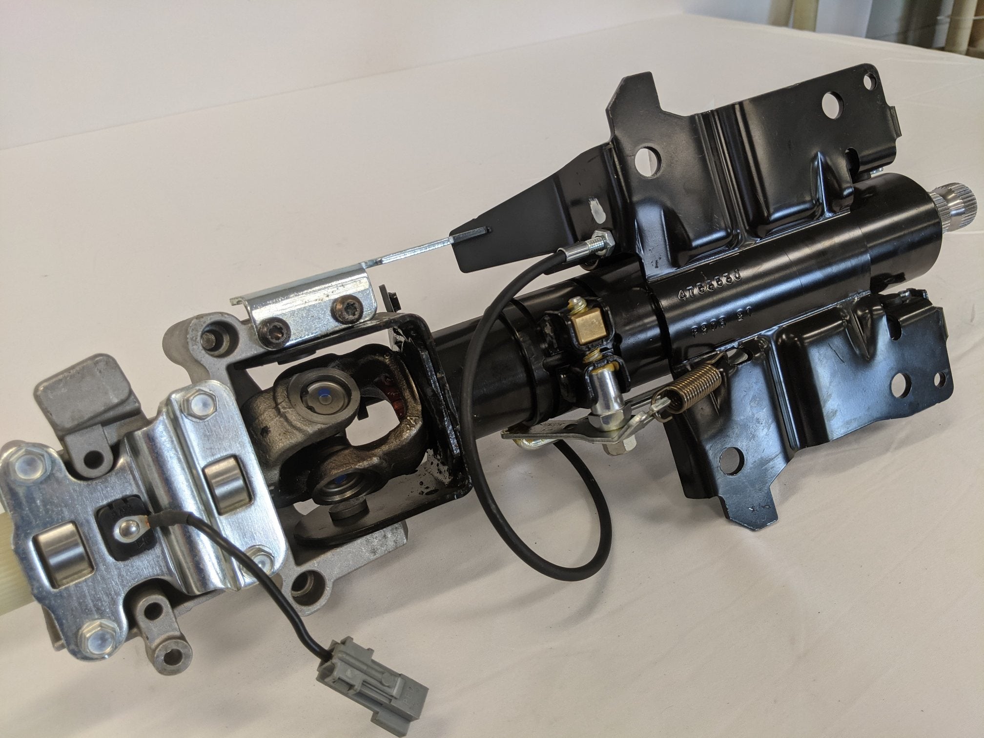 TRW Adjustable Steering Column - P/N  A14-19884-000 (10126804222268)