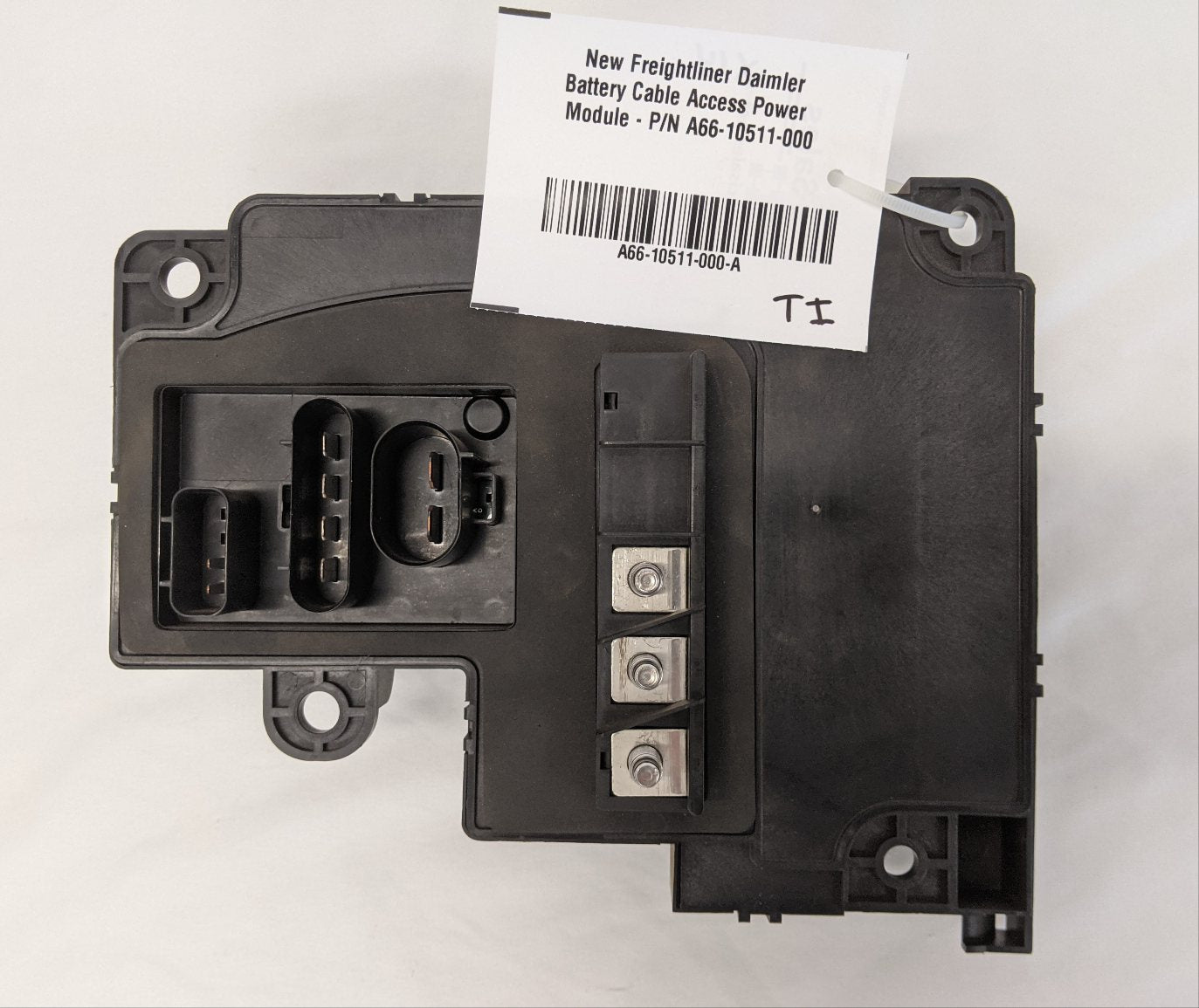 New Freightliner Daimler Battery Cable Access Power Module - P/N A66-10511-000 (10172252553532)