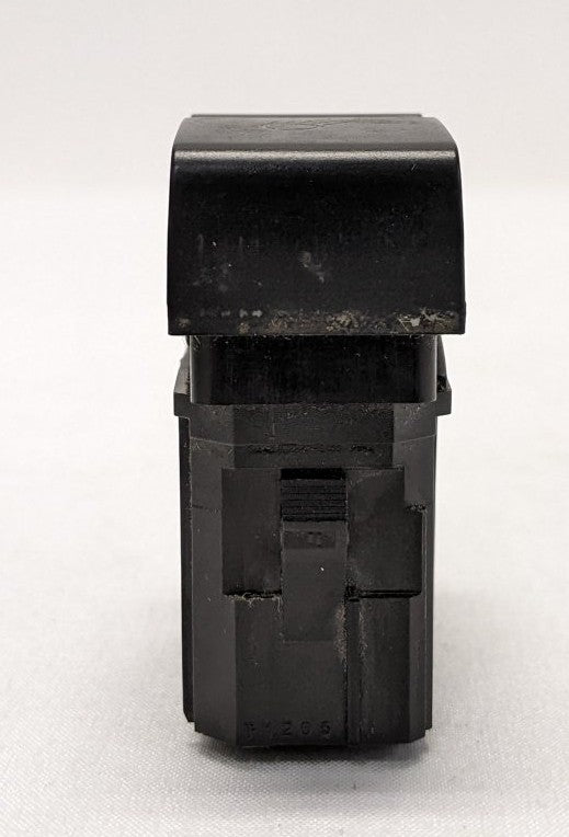 Freightliner Cascadia P3 Utility Lamp Rocker Switch A06-53782-003