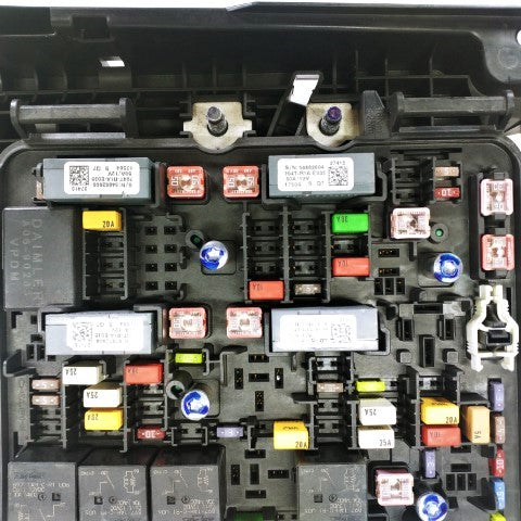 Freightliner Power Distribution Module VPDM Fuse Panel - Damaged - P/N  A06-90283-001 (8757509783868)