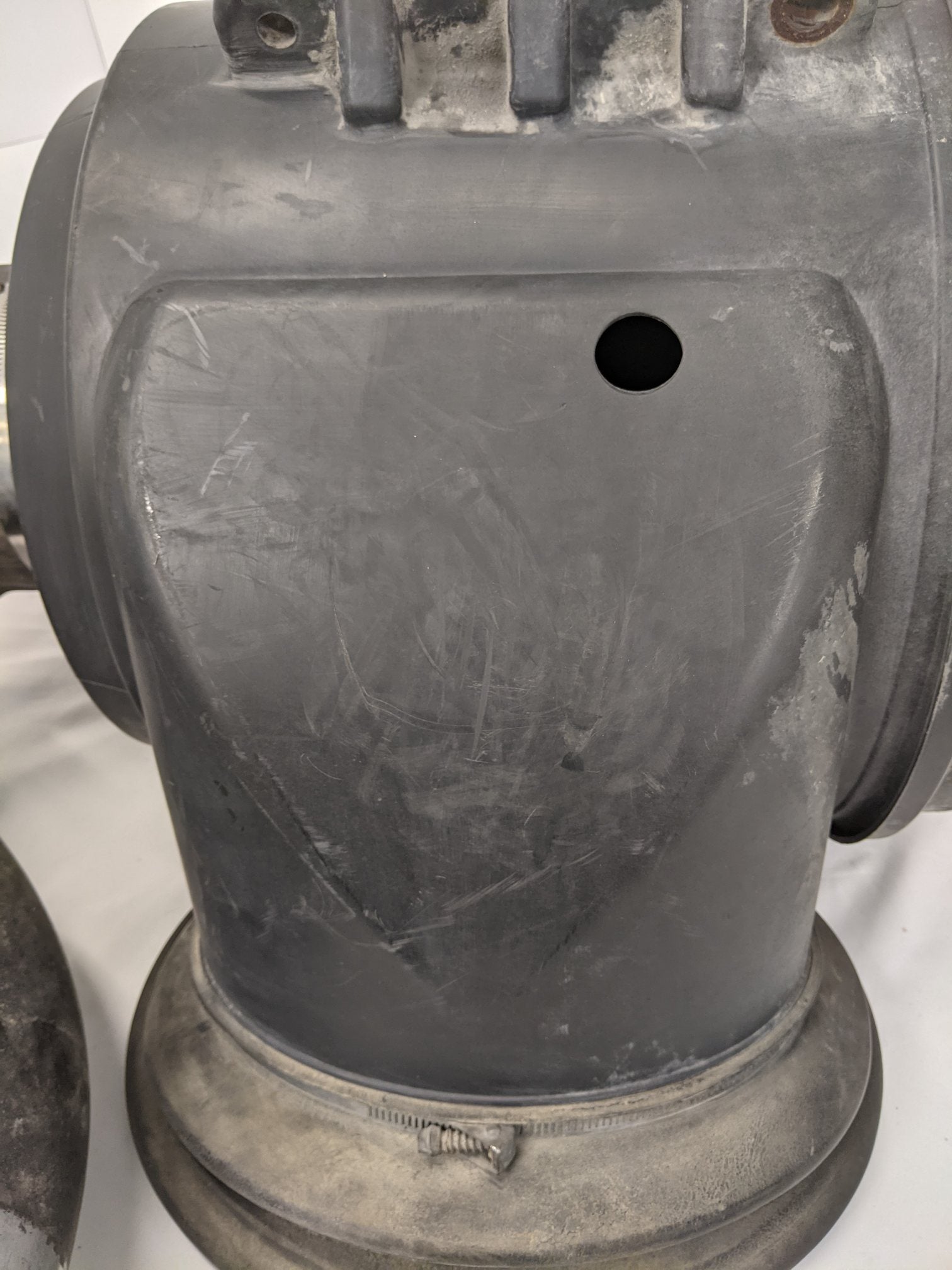 *Damaged Lid* Freightliner Columbia 120 Engine Air Cleaner Breather - P/N 150230 (10019444490556)