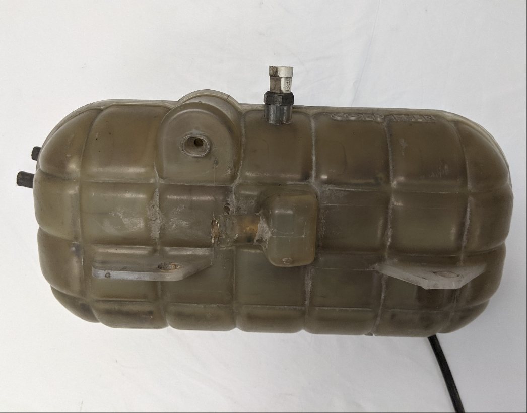 Freightliner Columbia Coolant Reservoir Surge Tank (05-23045-000)