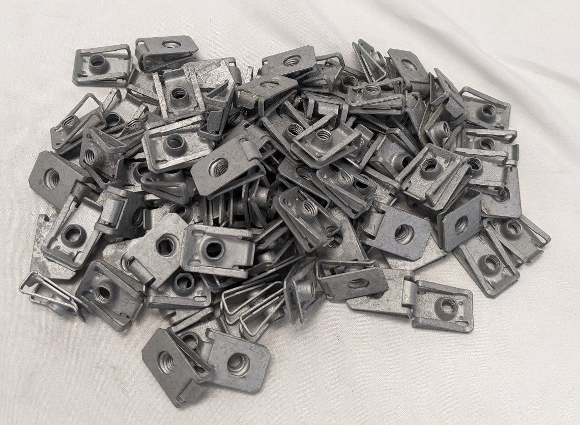 100 M6X1 Galvanized Steel Spring U-Clip Nuts