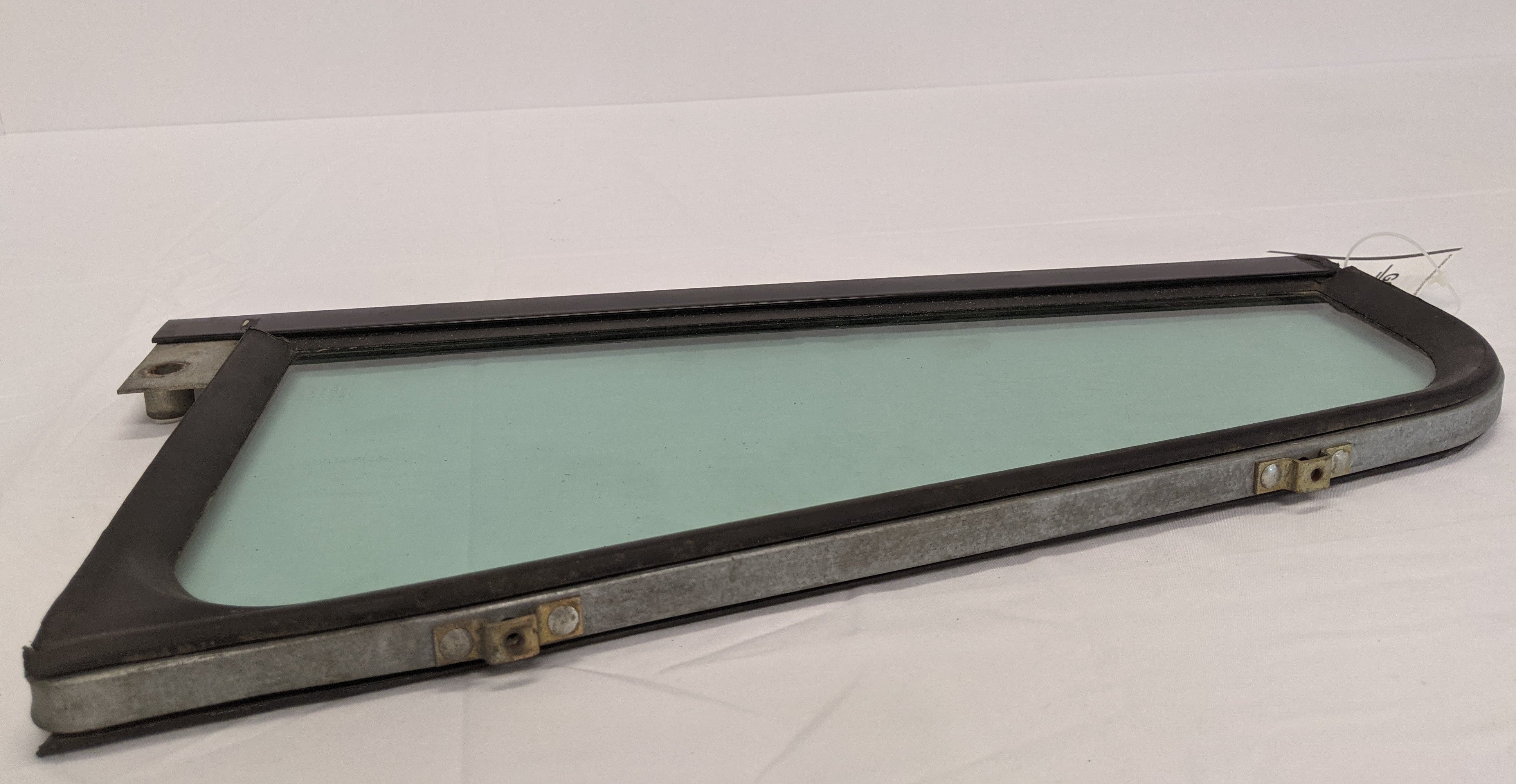 Used Freightliner FLD LH Fixed Vent Window Glass - P/N A18-27824-000 (10090800054588)