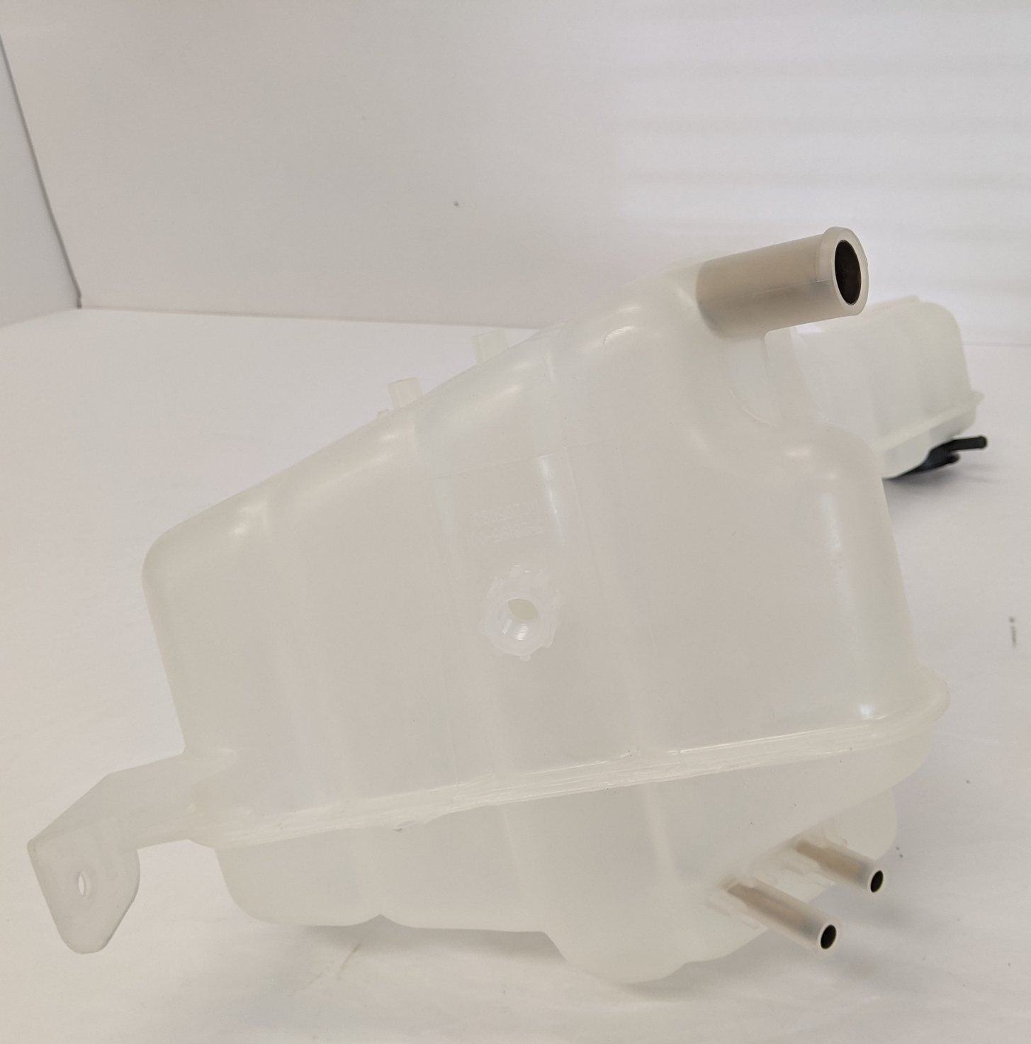 New Freightliner 1/2" Inlet M2 Coolant Surge Tank - P/N 05-23195-001 (10145864712508)