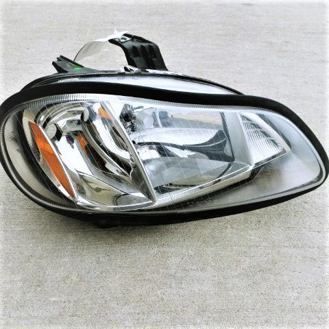 Freightliner M2 RH Headlamp Assembly - Damaged - P/N  A06-75732-005 (8757613199676)