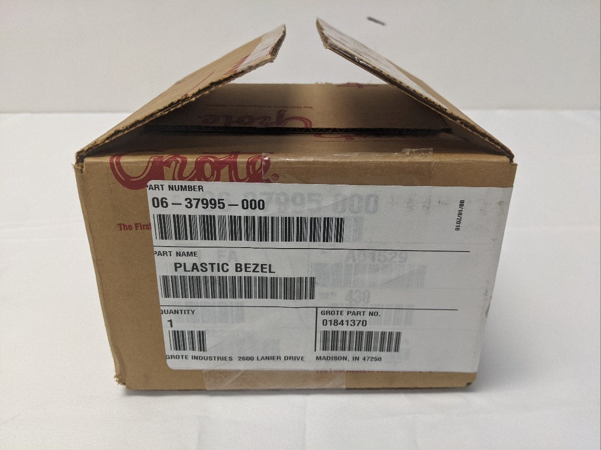 Freightliner LH Driving Light Bezel | P/N 06-37995-000