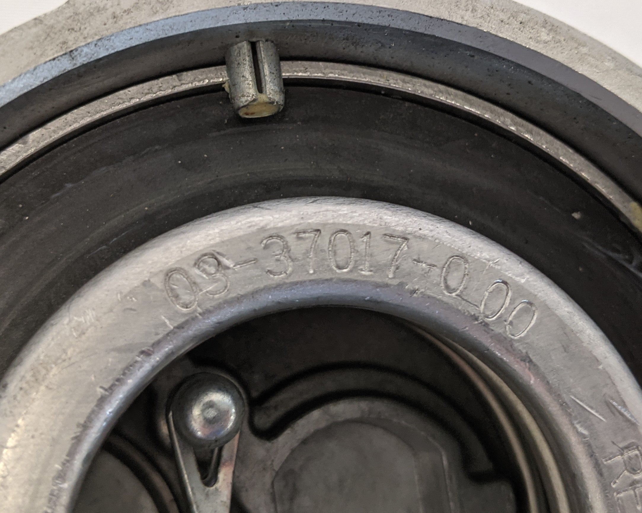 Freightliner No Lock Quarter Turn 3 1/2" Diesel Fuel Cap - P/N  03-37017-000 (3939435544662)