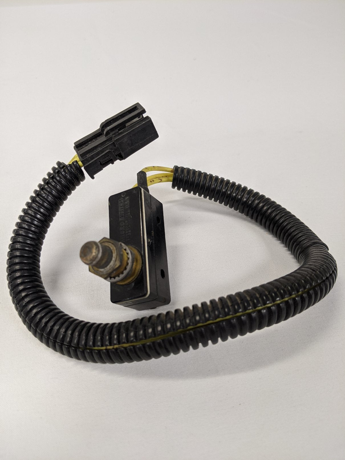 Freightliner Manual Transmission Micro Switch - MIC BZ2RQ722233A2