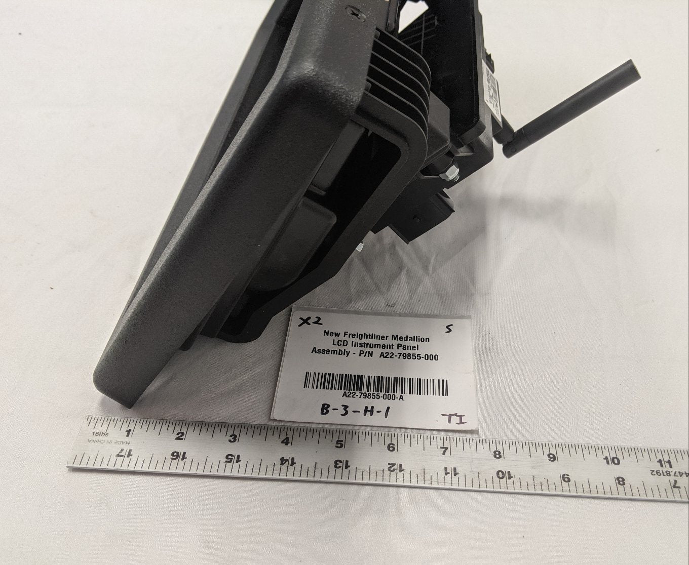 New Freightliner Medallion LCD Instrument Panel Assembly - P/N  A22-79855-000