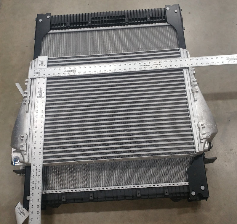 Used Freightliner M2 34" x 30 5/8" Radiator & 28¾" x 22" CAC P/N: A05-30696-003 (8425647505724)