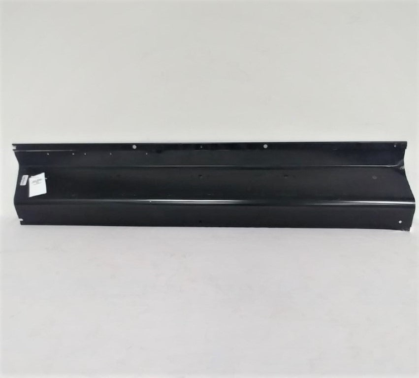 Used Freightliner RH 82" LED Sleeper Skirt - P/N: A18-69330-105 (8755029147964)