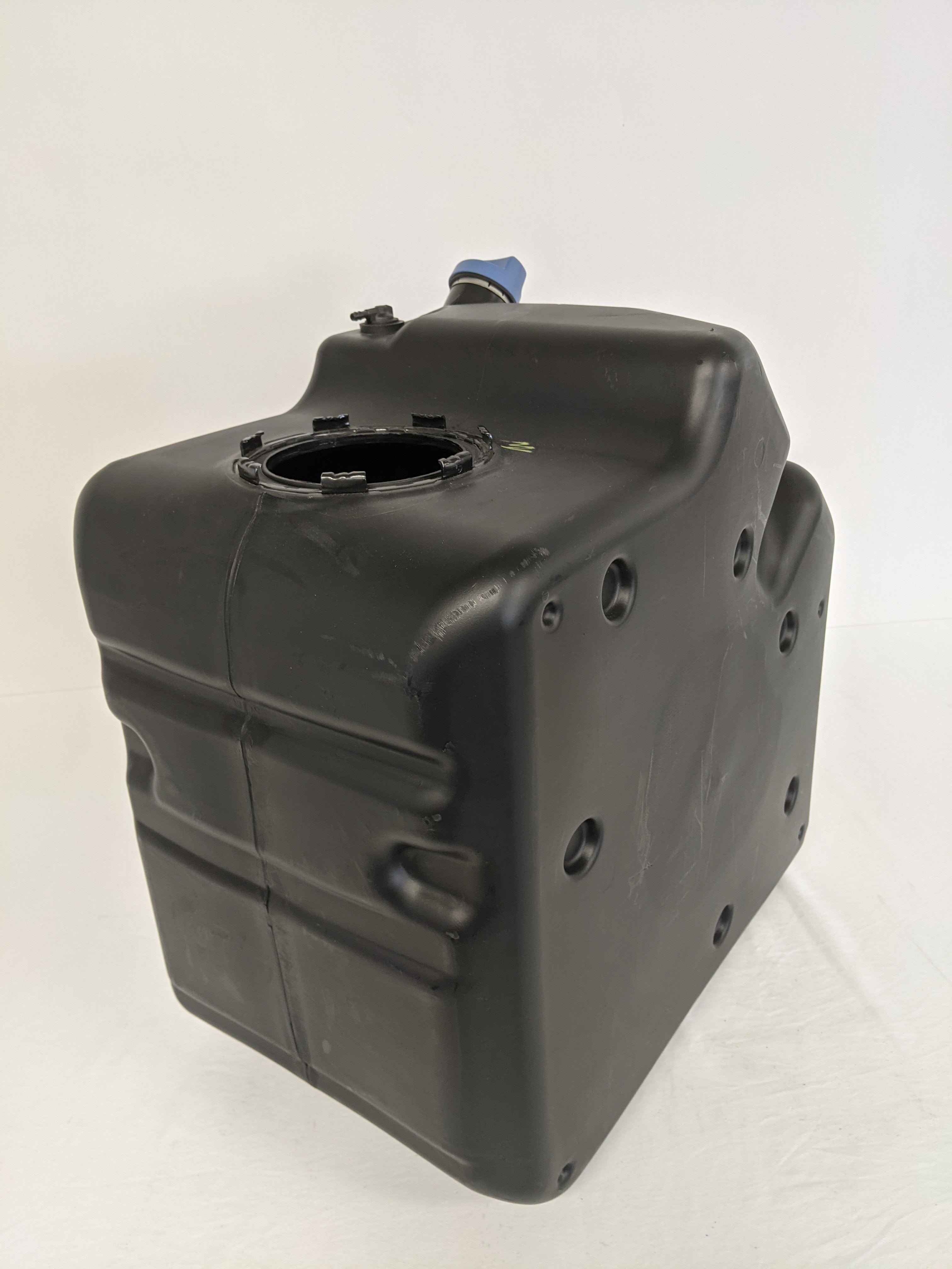 Freightliner 23 Gallon RH Straight Fill DEF Tank - P/N A04-35191-012 (9971766133052)