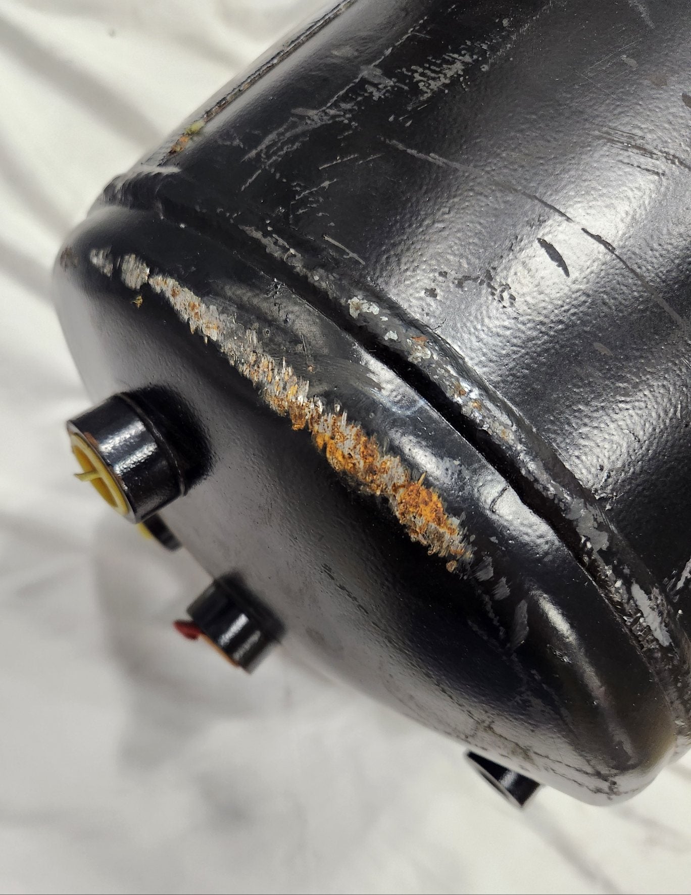 *Dented* Western Star Dual Reservoir Air Tank - P/N 71101-3407 (10115977543996)