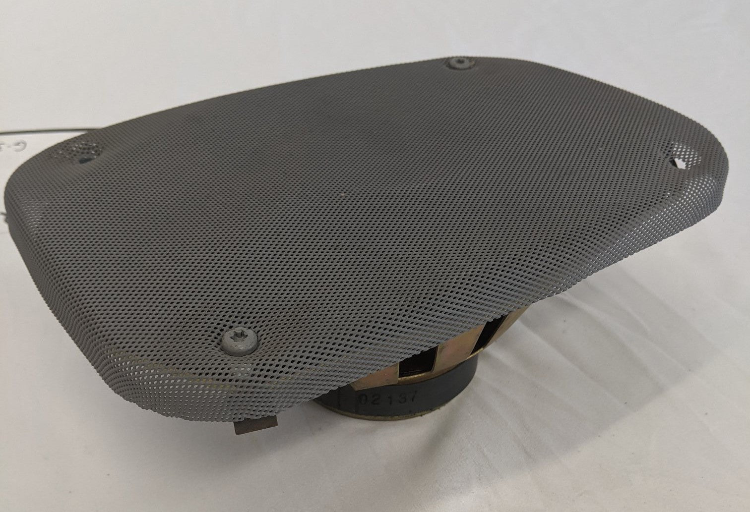 Damaged Freightliner Columbia 6" x 9" Coaxial Speaker w/ Grille -PN 18-31374-001