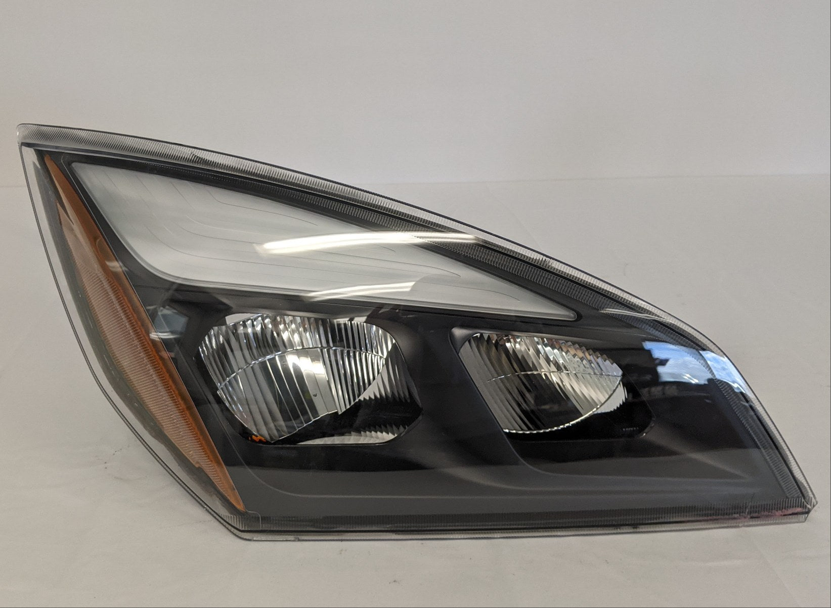 Damaged Freightliner Cascadia P4 RH LED Headlight - P/N A66-01405-003 (9208930206012)
