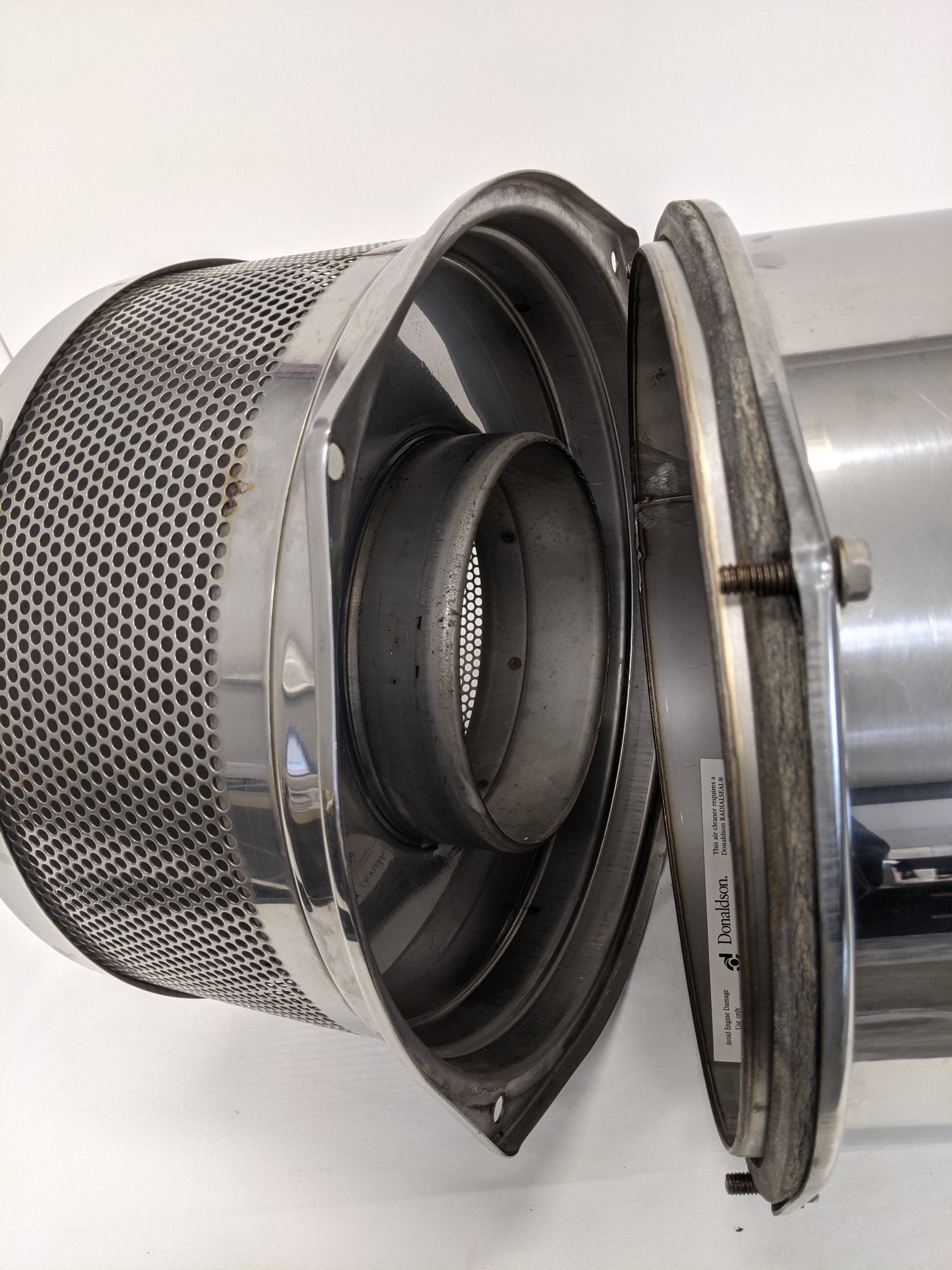 Peterbilt 28" x 13" Engine Air Cleaner Breather w/ 7" Intake (10019494789436)