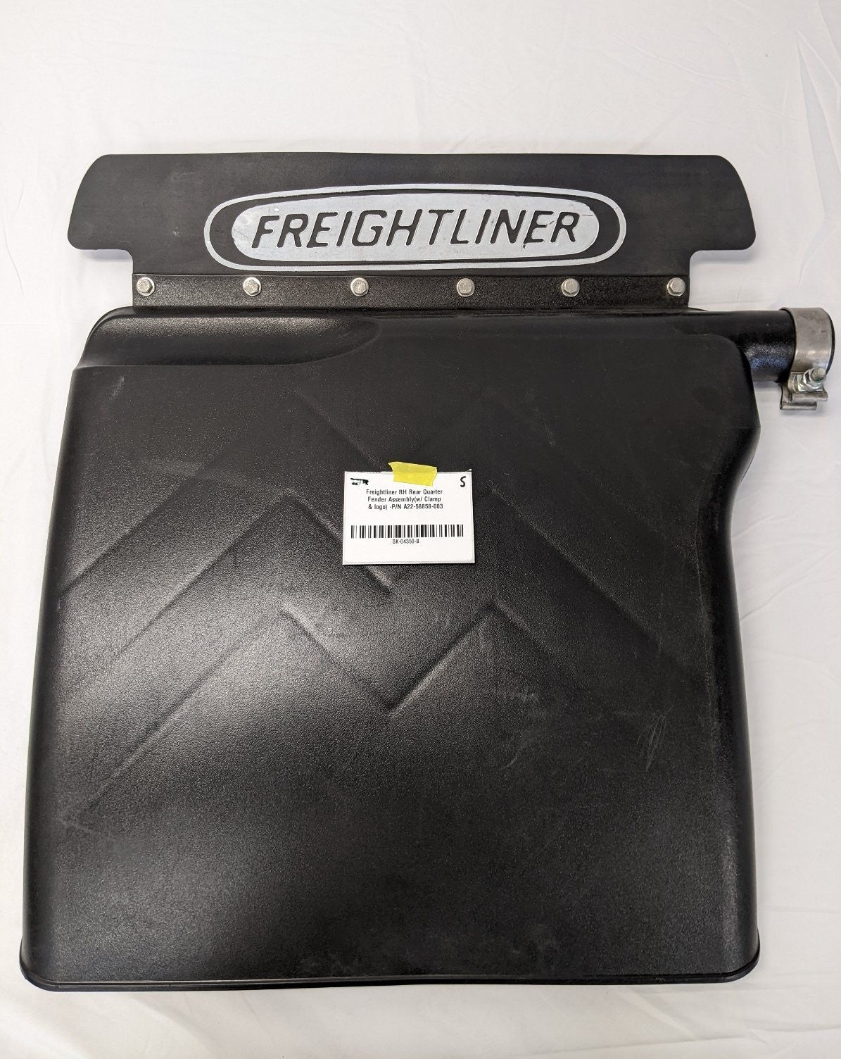 Freightliner RH Rear Quarter Fender Assembly(w/ Clamp & logo) -P/N A22-58858-003