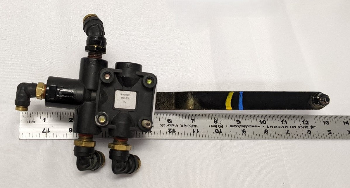 Height Control Leveling Valve Freightliner | 16-14318-000