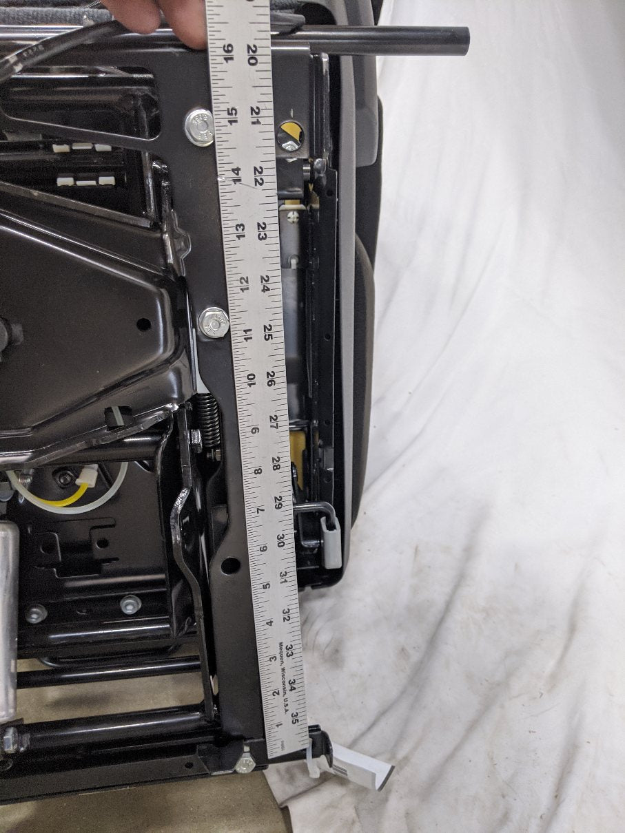 Damaged Western Star LH Complete L2 Swivel Seat Assembly - P/N ISR 816007 1016 (10162931401020)