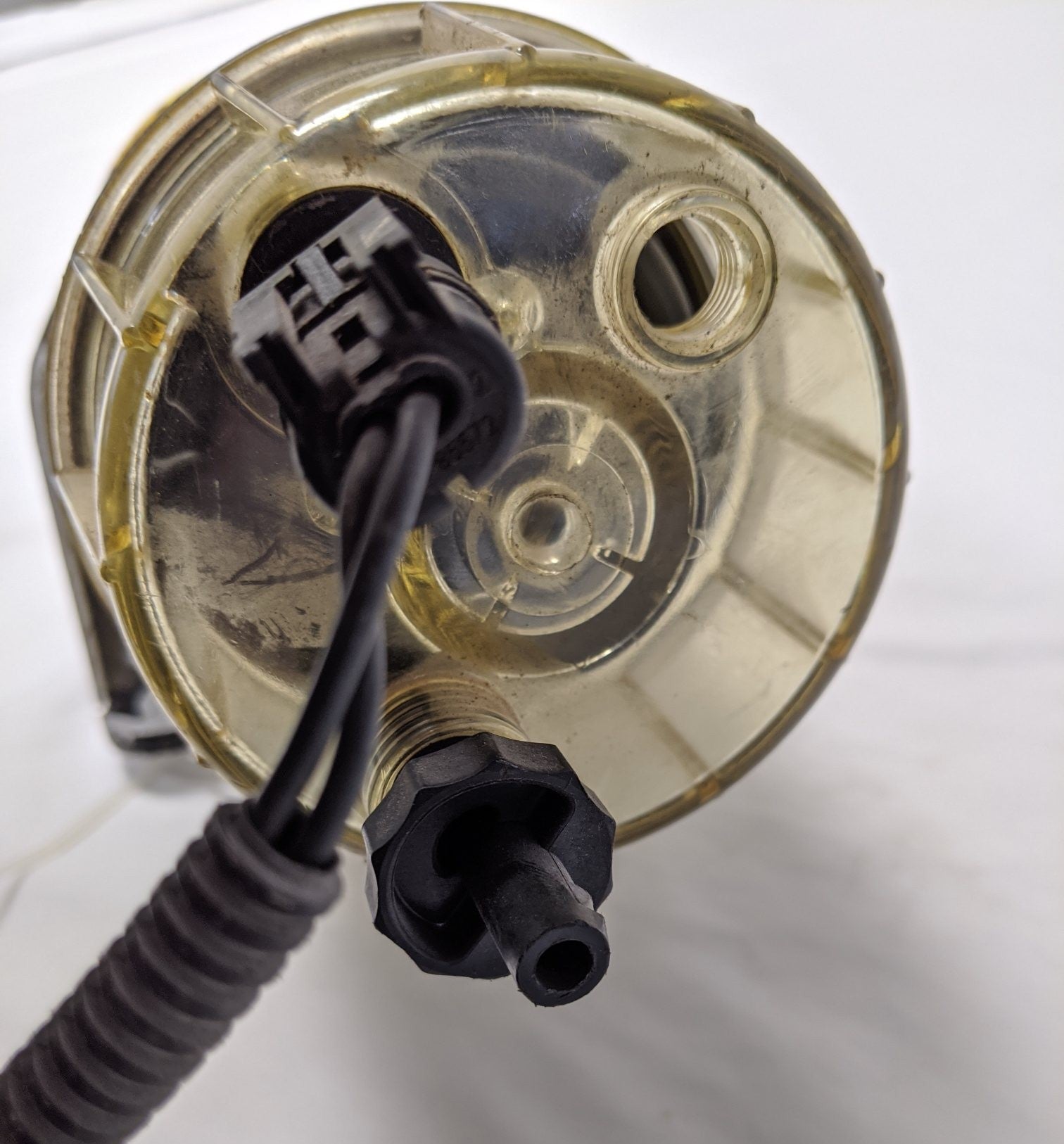 Used Alliance 12V Fuel Water Separator - P/N 03-33417-222