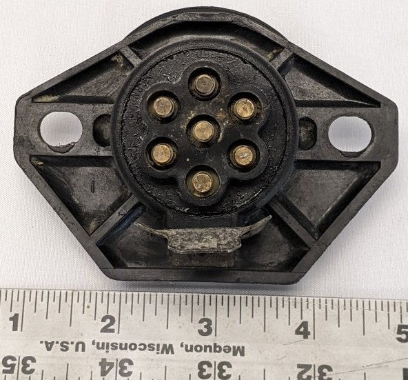 Phillips STA-DRY 7-Way Trailer Socket 2-Hole | 16-720
