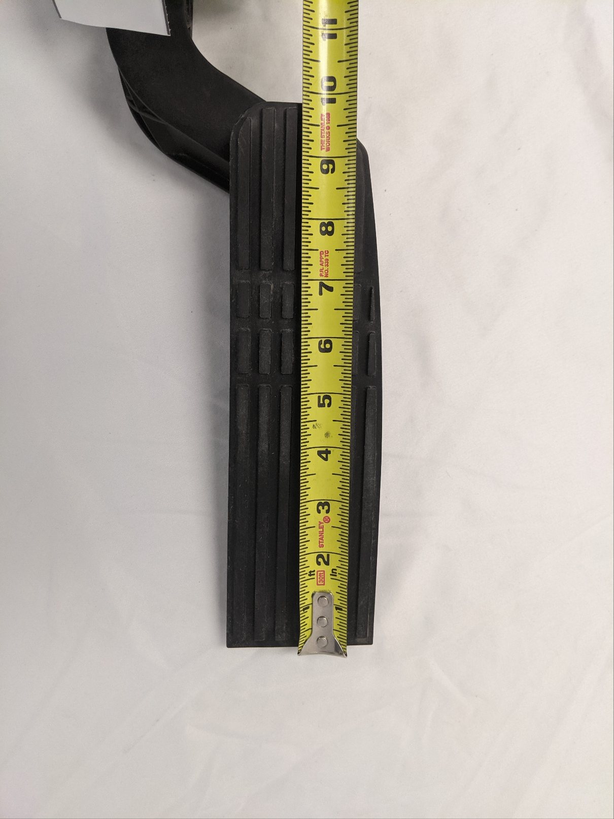 Used Freightliner Electronic Dual Analog Accelerator Pedal - P/N A01-33398-000