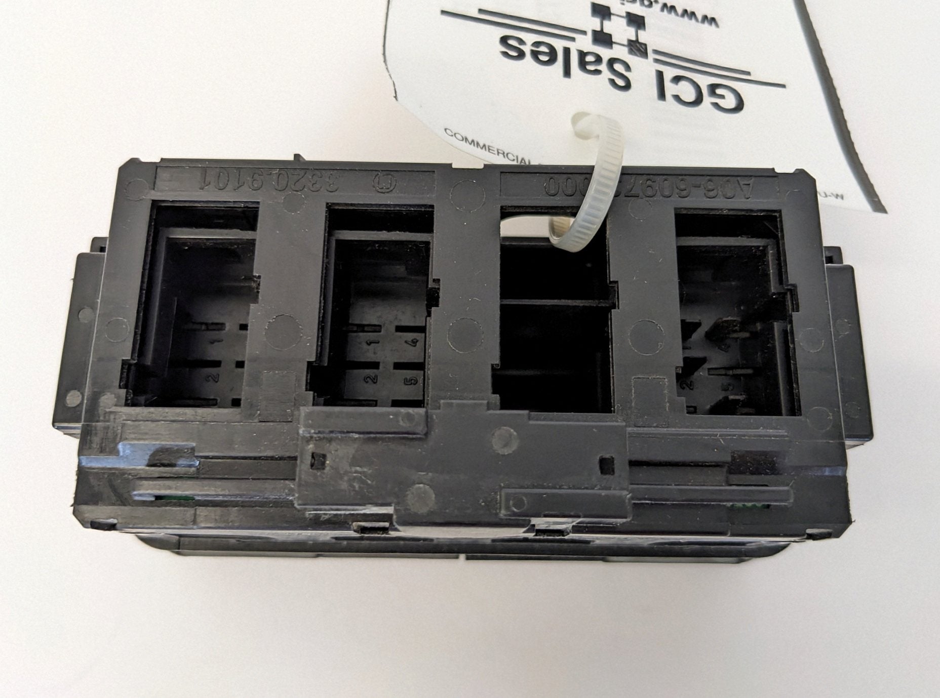 Freightliner Cascadia P3 Secondary Rocker Switch Panel - P/N  A06-60973-000 (10106940490044)
