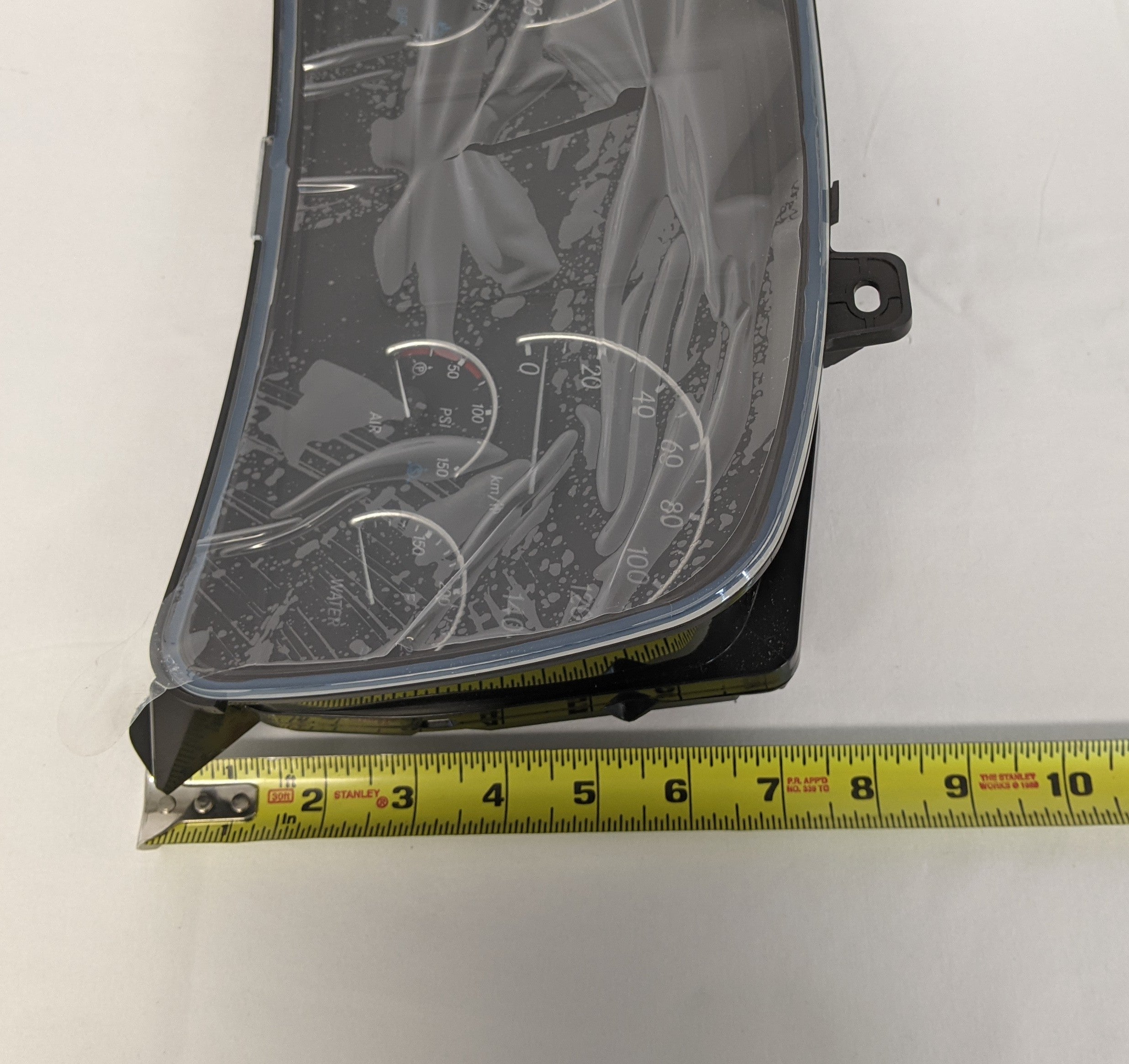 DTNA km/hr Speedometer Instrument Cluster - A22-79417-110
