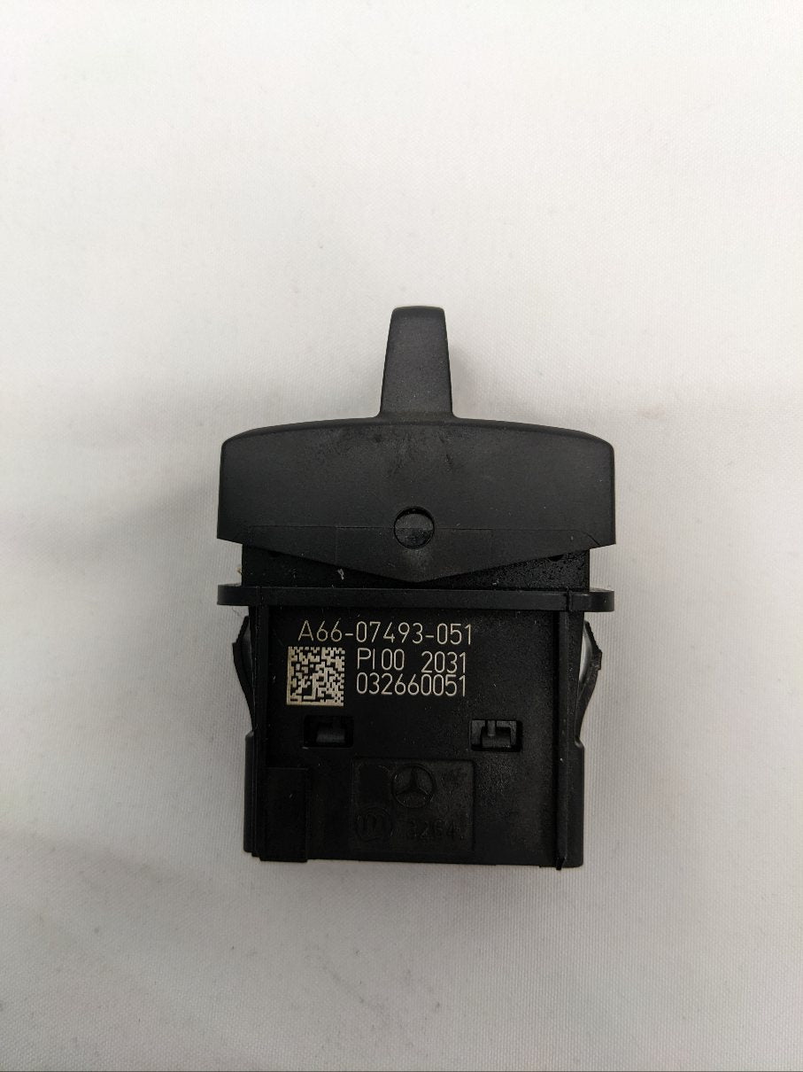 New Freightliner Blank Multiplex Rocker Switch - P/N A66-07493-051 (10133761425724)