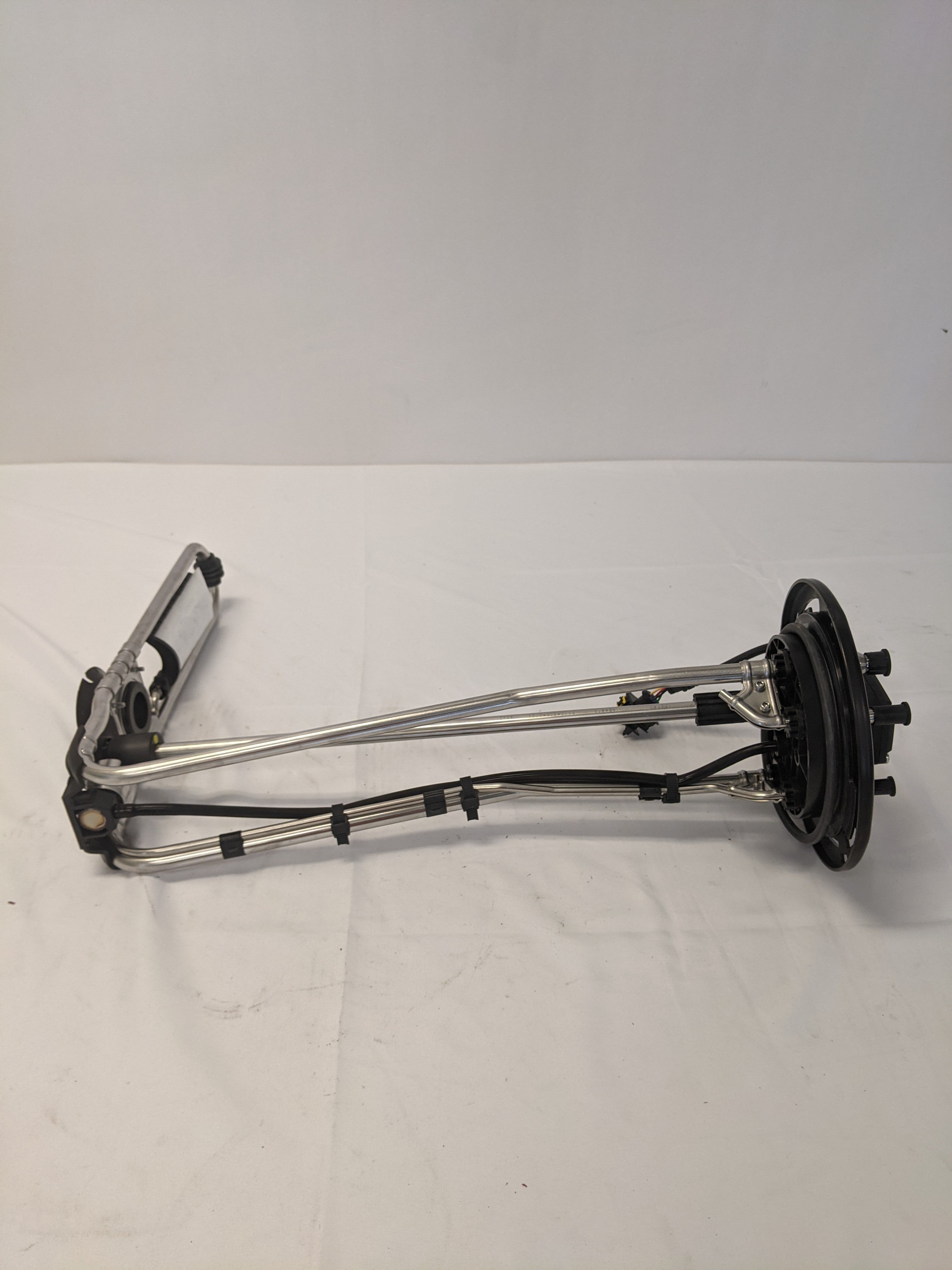 Damaged Freightliner 13/23 Gallon UQLS Tank Sensor DEF Header -P/N 04-35959-001