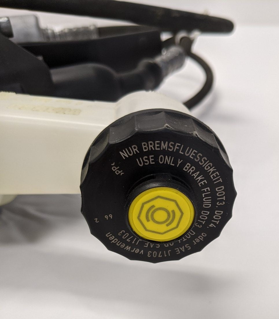 Used Wabco Hydraulic Clutch Pedal w/ Slave Cylinder - P/N A02-13446-001