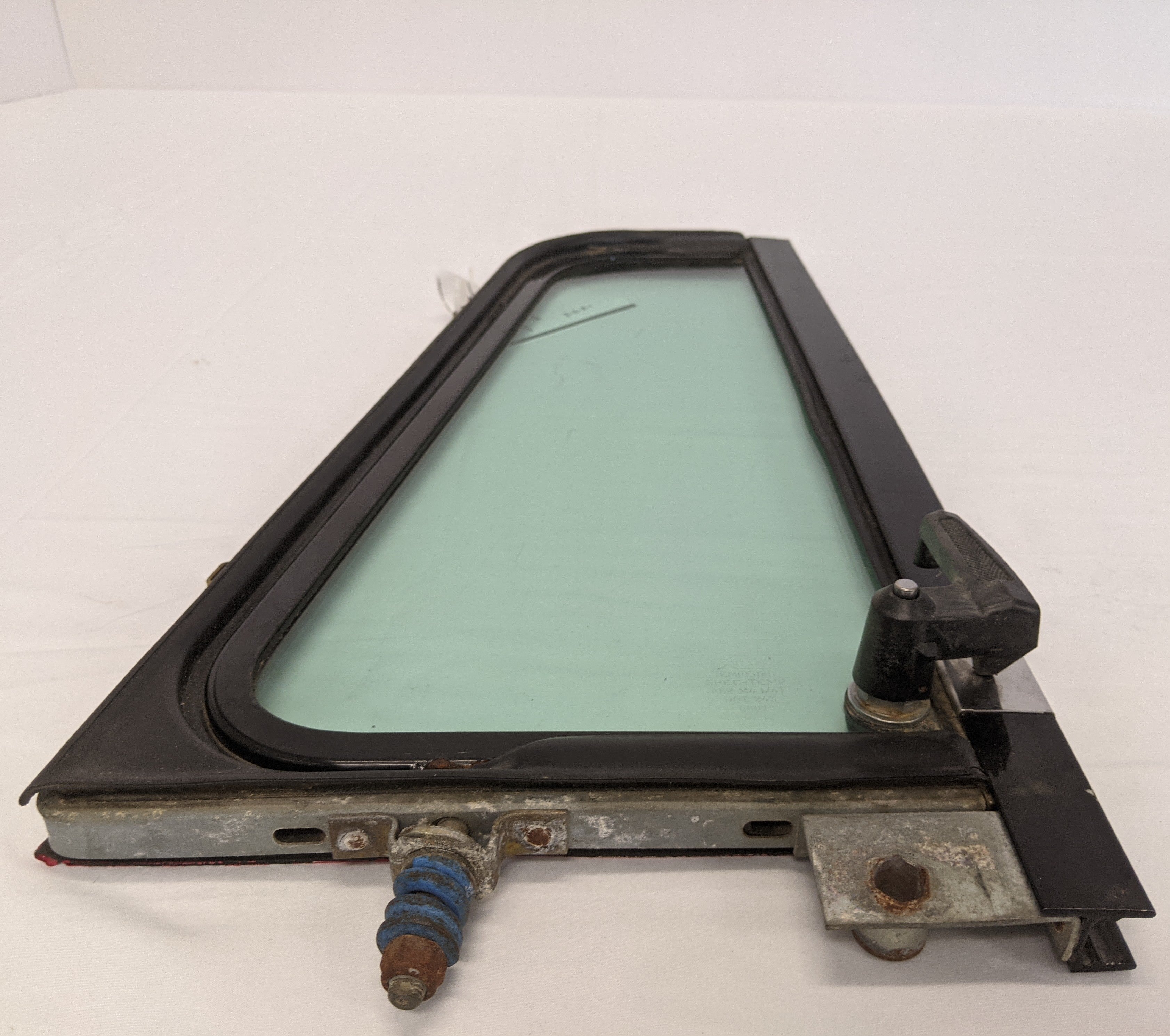 Used Freightliner FLD Classic RH Tinted Vent Window - P/N A18-17428-007 (10090898784572)