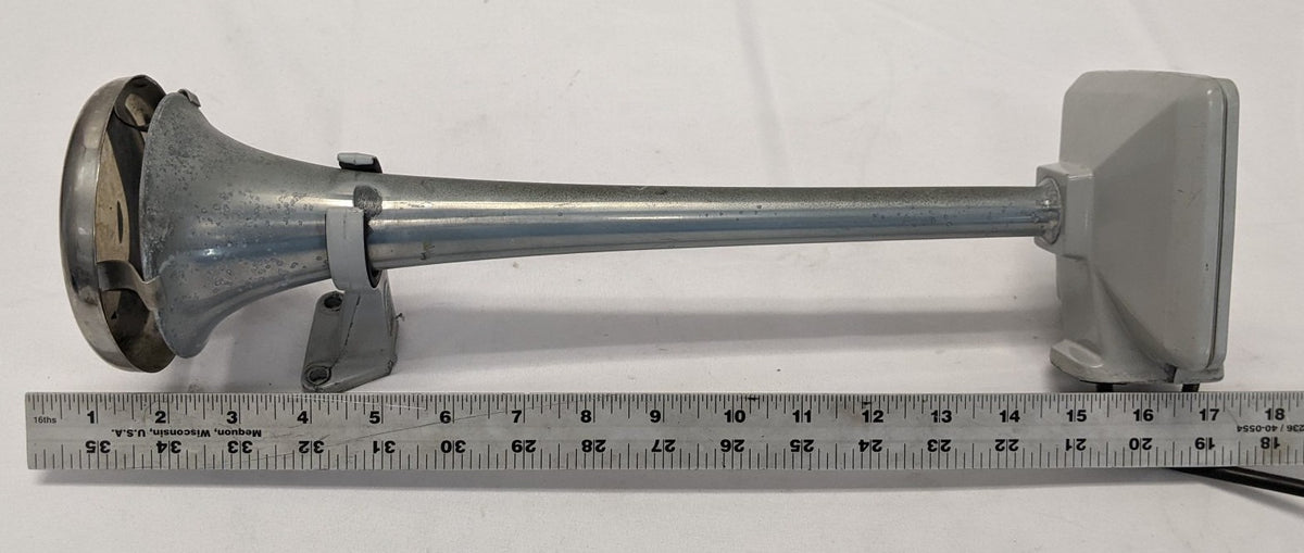 Hadley 14" Chrome Air Horn 22-58122-000 | Used