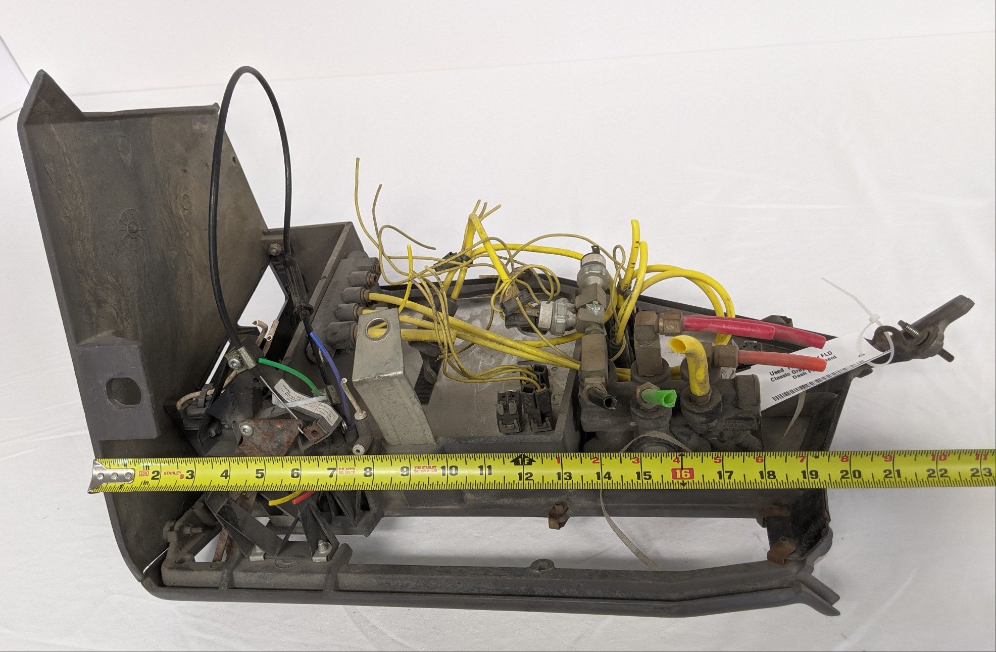 Used  Freightliner FLD Classic Gray Instrument Dash Panel - P/N 18-22127-002 (9987305701692)