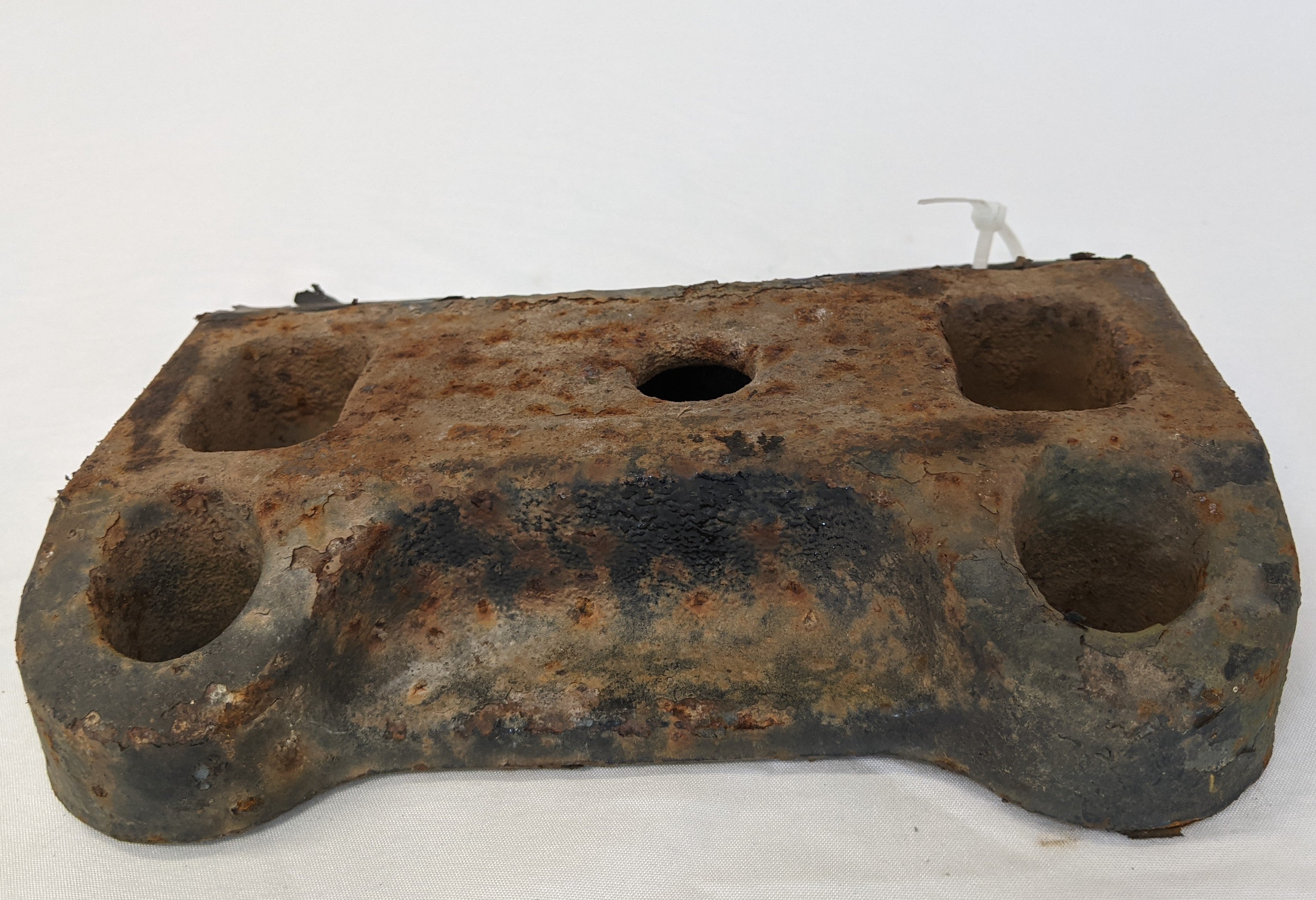 Used Freightliner Rear Suspension U-bolt Retainer - P/N  16-14016-000 (10091614568764)