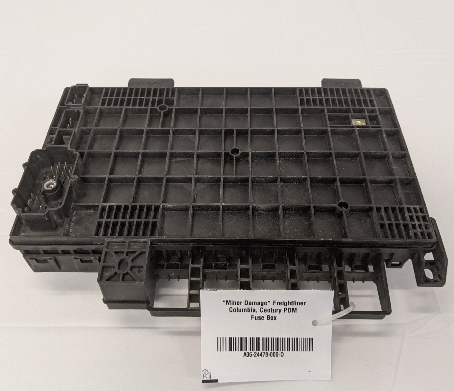 Freightliner Columbia, Century PDM Fuse Box - A06-24478-000