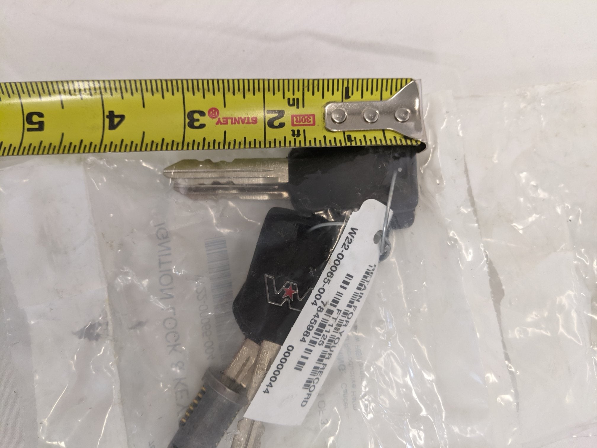 New Freightliner W4 Lockset 4 Key Lock Set P/N W22-00065-004 (10161416405308)