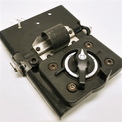 Freightliner Battery Shutoff Switch Bracket w/Cut-Off Switch--P/N  A06-79303-000 (4393836871766)